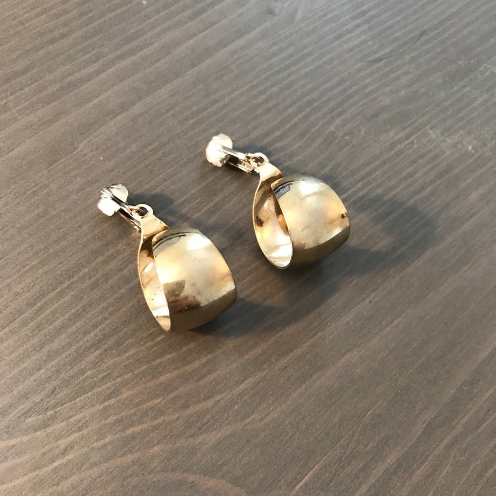 Vintage Gold Tone Hoop Earrings